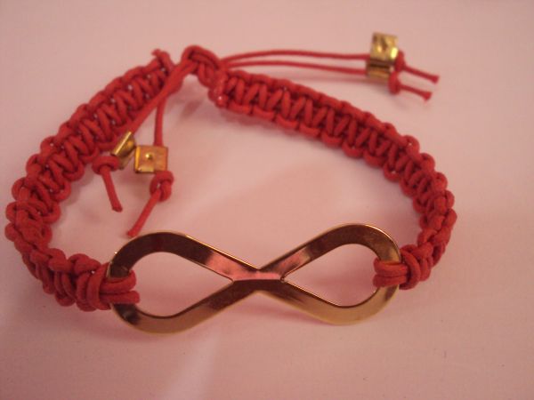 Pulseira com simbolo do infinito